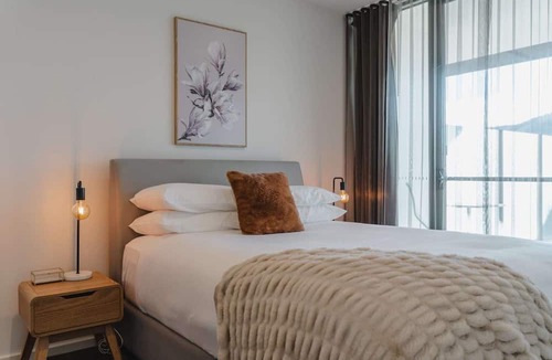 Braddon アパートメント | Central 1-Bed with Balcony, Rooftop BBQ & Parking