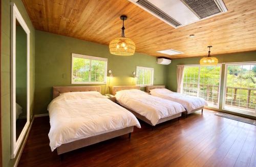 Kisami ヴィラ | OceanWood Villa ファミリーやグループに最適 吉佐美大浜徒歩12分 広々220平米貸切ヴィラ 温水ジャグジー付 ペット可