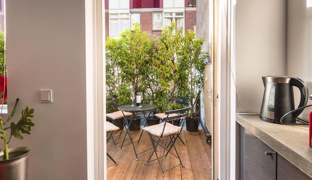 Luxury Long Stay Apartment with canal view located in the historic old center of Amsterdam.