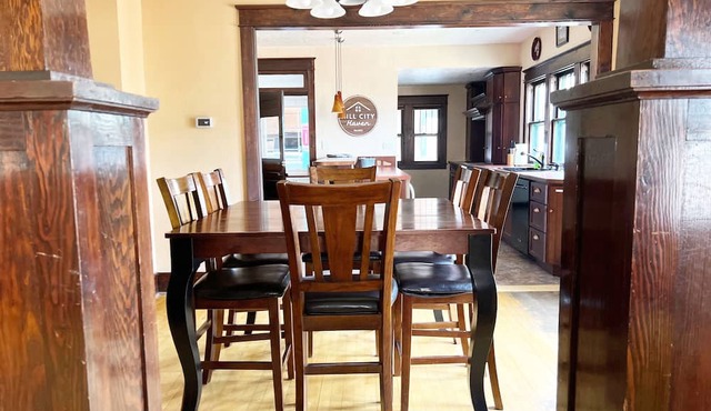 Ideal downtown location with a hot tub! It's perfect for families + friends - min away from sites!