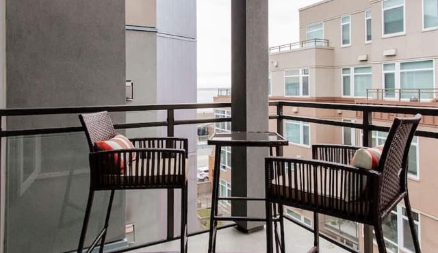 Steps to Pike Place 2BD Condo Water Courtyard View