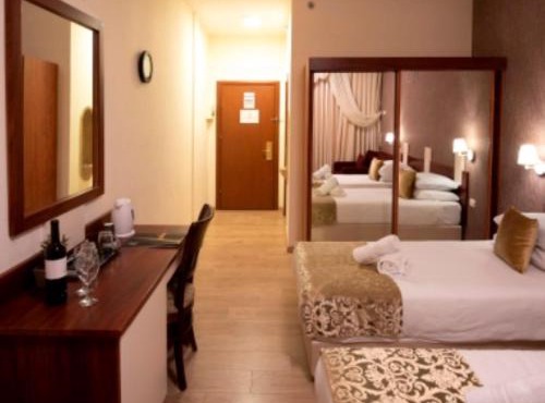 Aristocrat Hotel Glatt Kosher