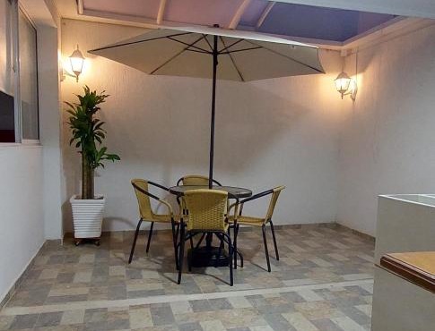 Apartamento con aire acondicionado 3 camas 2 hab